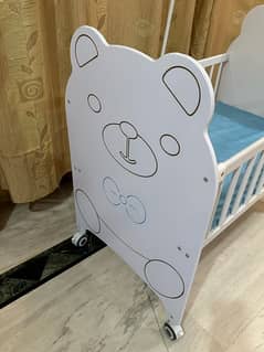 baby wooden cot