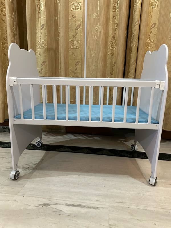 baby wooden cot 1