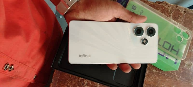 infinix hot 30 8 128gb condition 10 by9 1