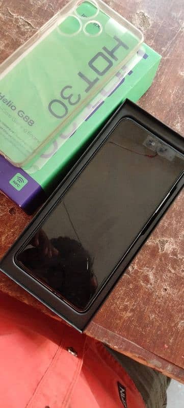 infinix hot 30 8 128gb condition 10 by9 2