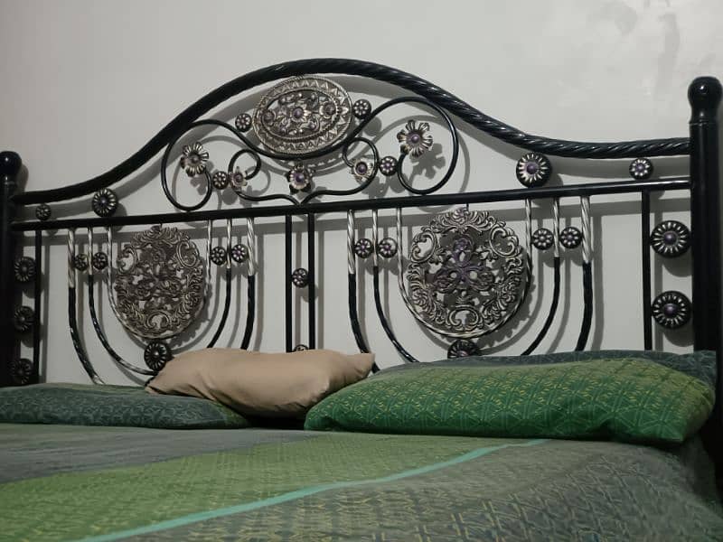 iron rod bed frame king sized 1