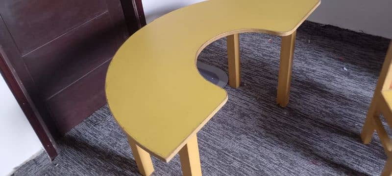 half circle study table for kids 1