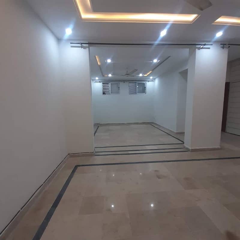 7 Marla lower portion (Basement) for Rent in G-13/3 3