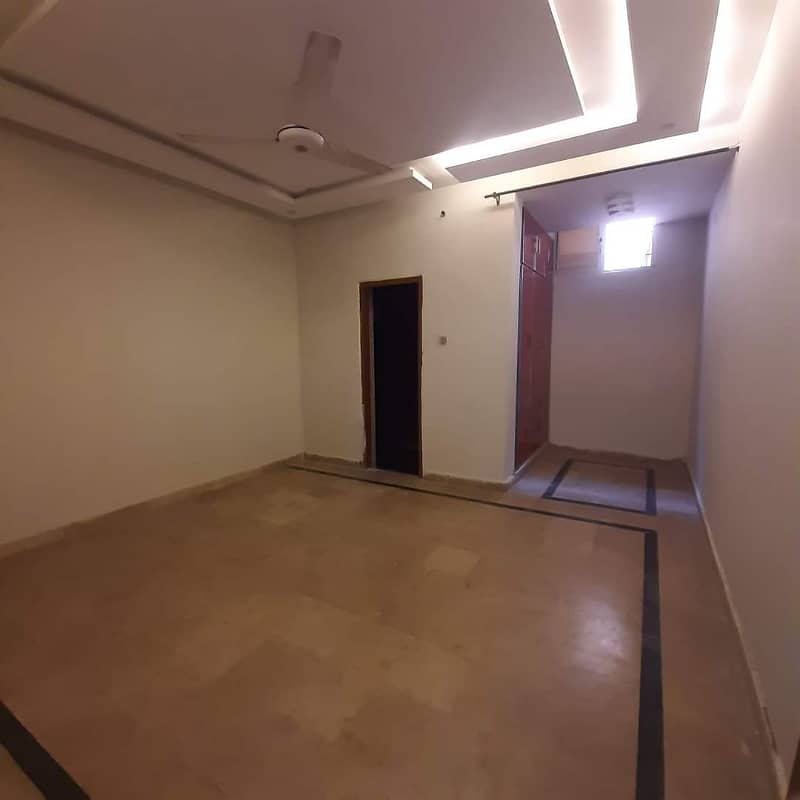 7 Marla lower portion (Basement) for Rent in G-13/3 4