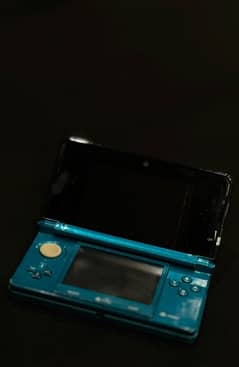 Nintendo 3ds Jailbreaked with charges and stylus