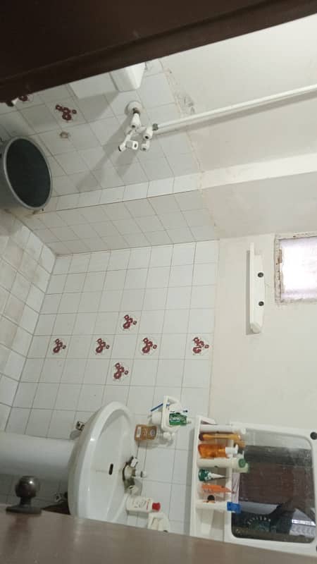 3 Bed DD flat for Rent Block 13 Gulistan e Johar 13