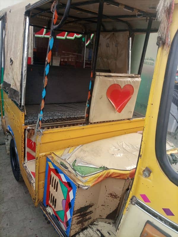 Tej Raftaar Riksha 6 seater 2