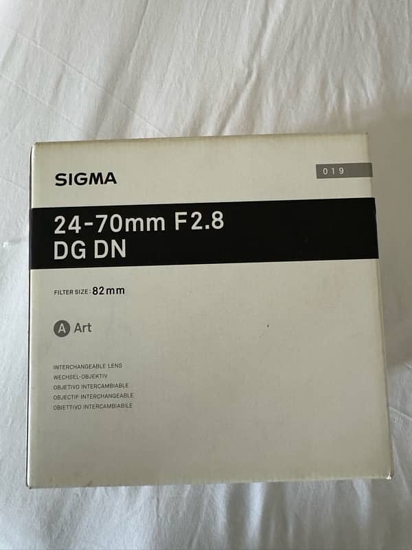 Like New Sigma 24 - 70 mm F 2.8 ART lens for sony 2