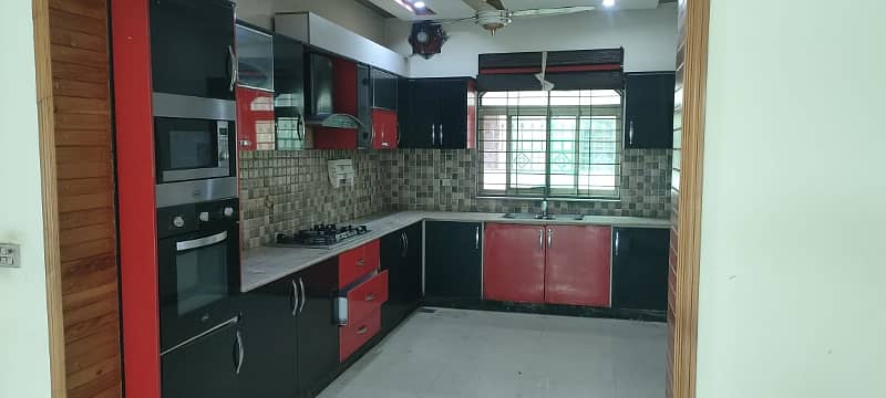 1 KINAL BEAUTIFUL HOUSE FOR RENT IN VALENCIA TOWN LAHORE 4