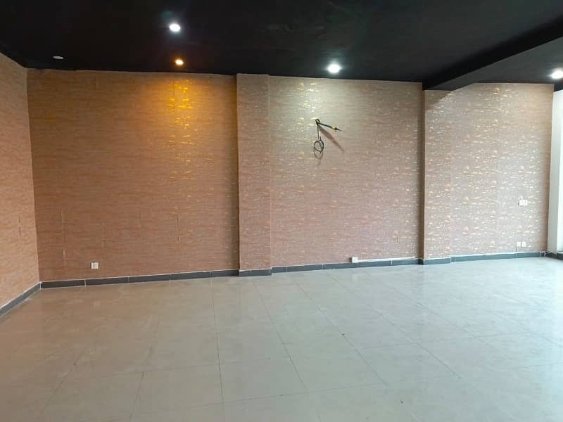 4 Marla 3rd Floor Office With Elevator For Rent In DHA Phase 5,Block CCA, Lahore. 6