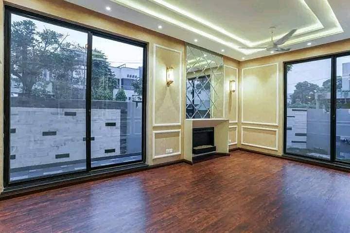 1 kanal Full House Is Available For Rent In DHA Phase 5 Lahore At Super Hot Location. 10