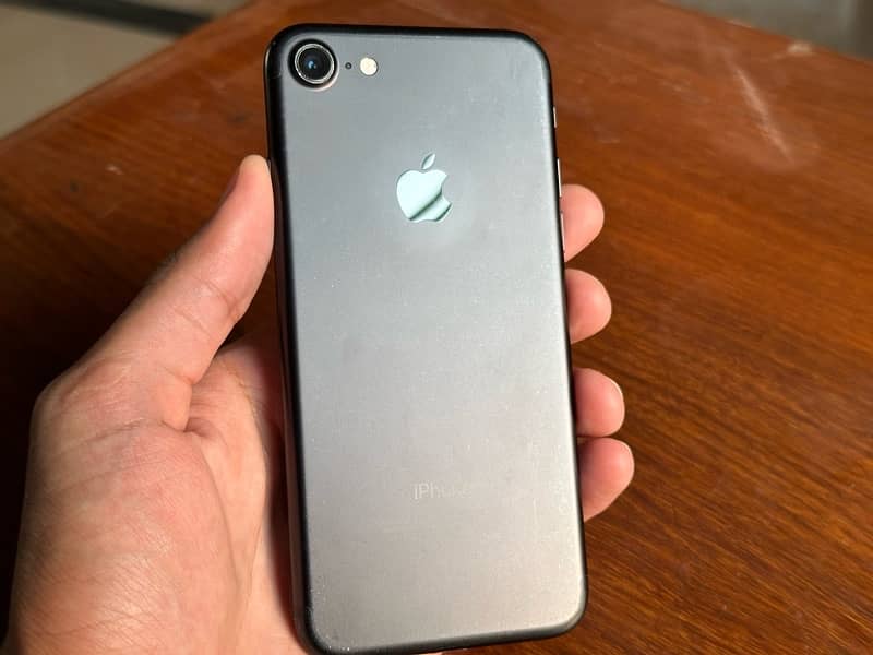 Apple iPhone 7 - 32GB (Bypass) 6