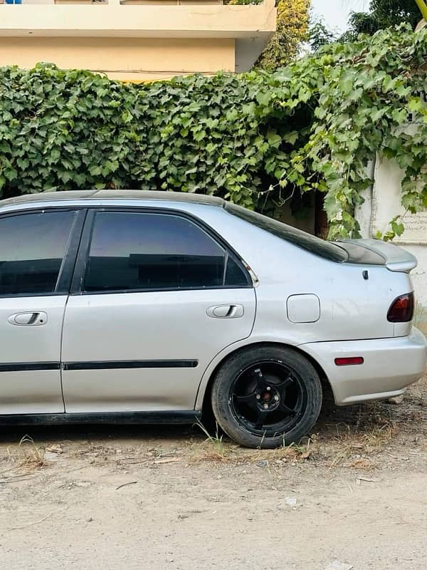 Honda Civic Ferio 4