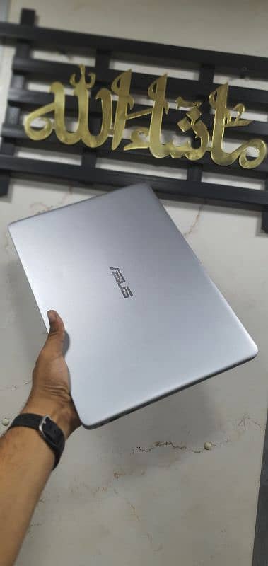 ASUS  ZENBOOK UX310 1