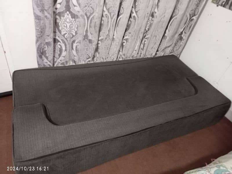 Sofa cumbed Telephone style 2