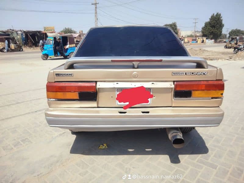 Nissan Sunny 1987 3