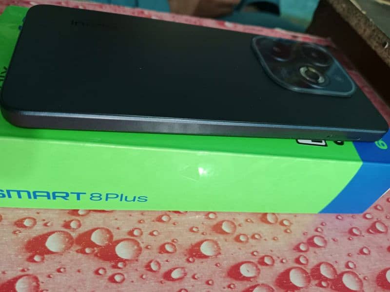 Infinix smart 8 plus 4+4 64 Full box. 1