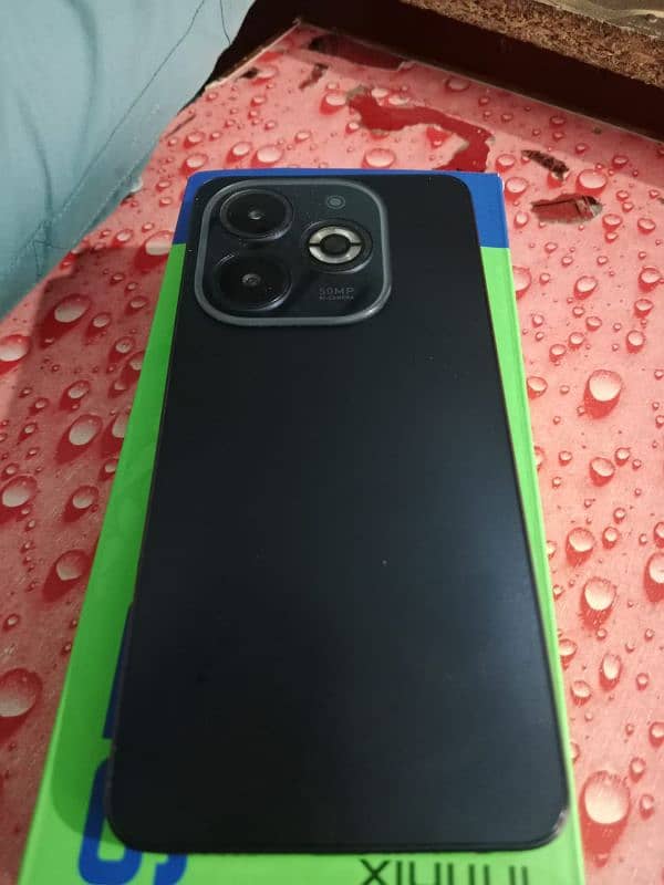 Infinix smart 8 plus 4+4 64 Full box. 2