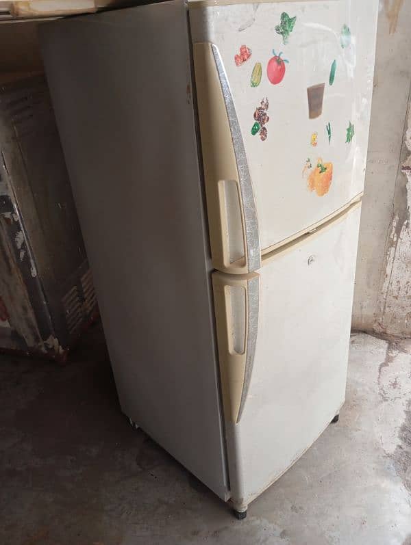 Dawlance small fridge 4