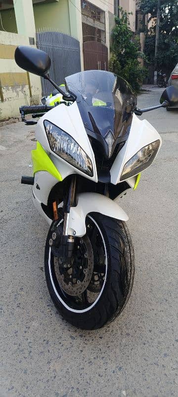 Yamaha YZF R6 1