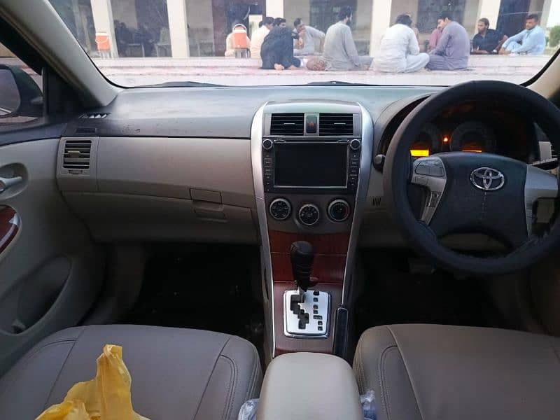 Toyota Corolla Altis 2011 3