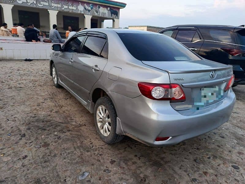 Toyota Corolla Altis 2011 5