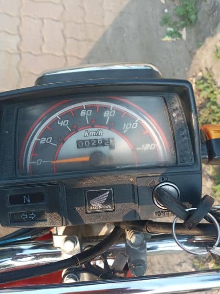 Honda cd70 cc bike in red color 10/10 condition 2