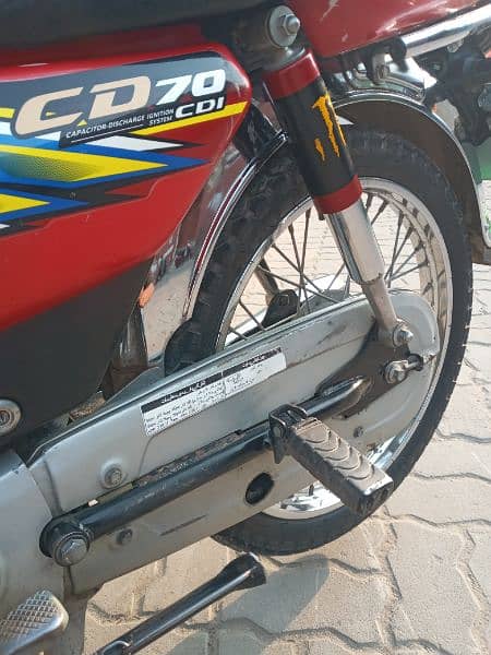 Honda cd70 cc bike in red color 10/10 condition 5