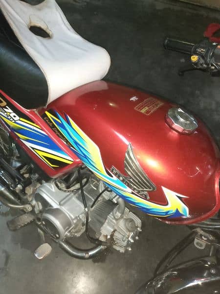 Honda cd70 cc bike in red color 10/10 condition 18