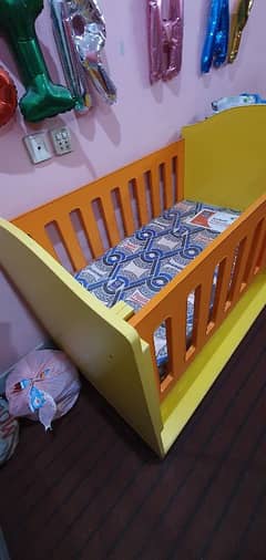 baby cot