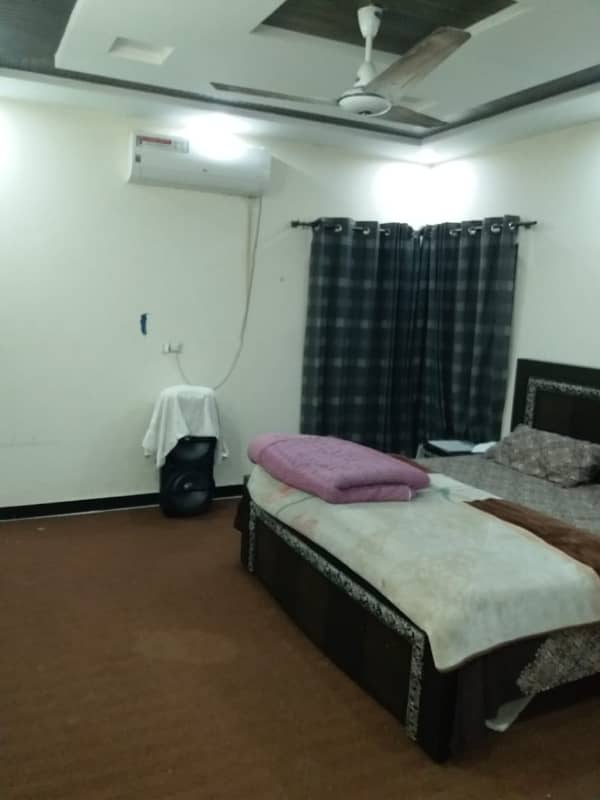 Corner Lower Portion Available For Rent In Johar Town Block R 4