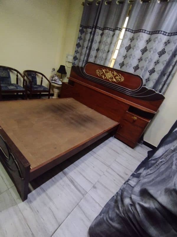 Queen size bed with side tables 6