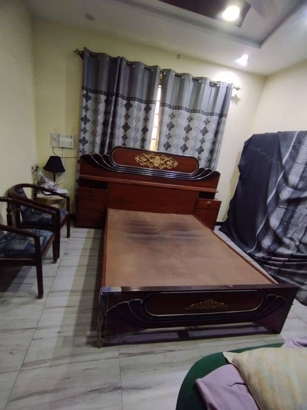 Queen size bed with side tables 9