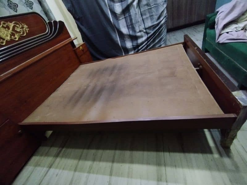 Queen size bed with side tables 11