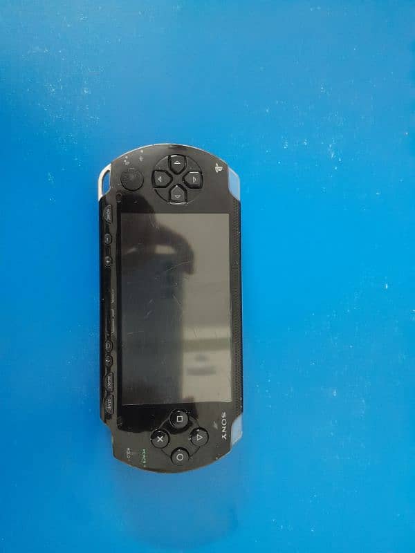 PSP WITH ORIGNAL ACCESSORIES AND RARE GTA VICE CITY STORIES UMD/GAME 1