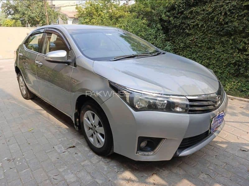 Toyota Corolla Altis 1.6 Automatic 3