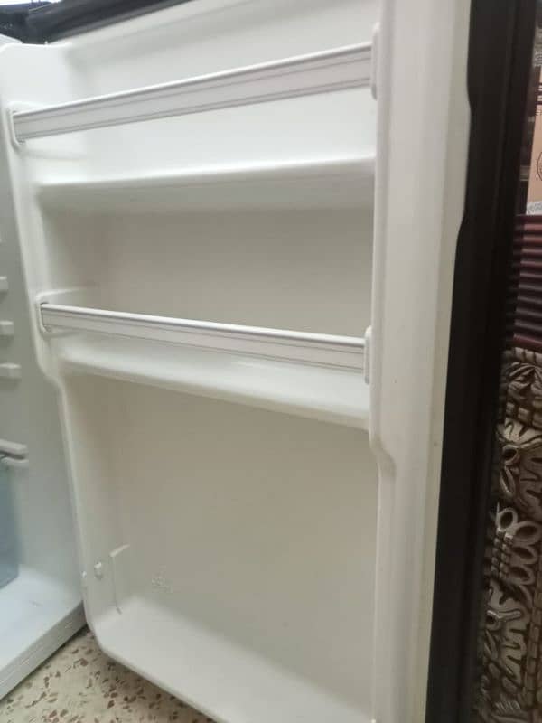 Dawlance Refrigerator-Chiller (Mini) 2