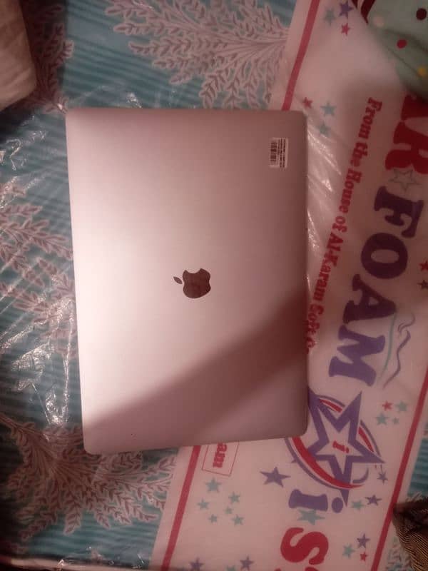 MacBook Pro 2018 - 15 inch (core i7 2.6Ghz 6 cores) 0