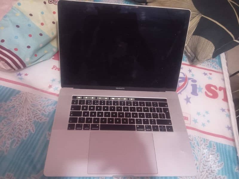 MacBook Pro 2018 - 15 inch (core i7 2.6Ghz 6 cores) 4