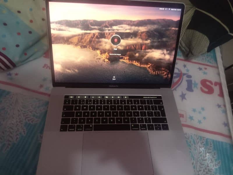 MacBook Pro 2018 - 15 inch (core i7 2.6Ghz 6 cores) 5