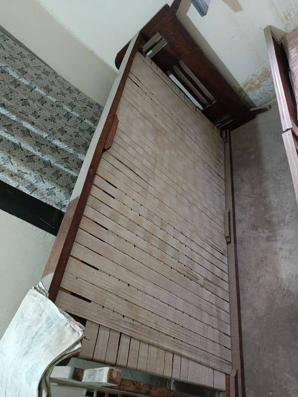 it's a old style single wooden  bed  . high quality wooden bed 1