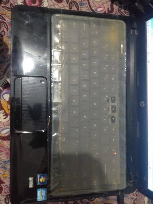 HP core i3 model 1000 laptop for sale 1