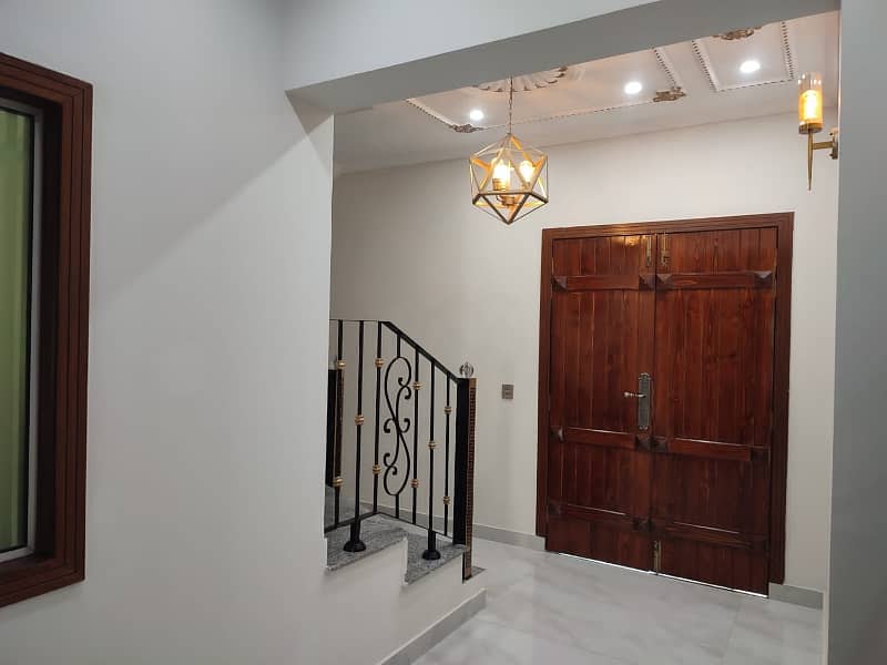 A Palatial Residence For sale In Wapda Town Phase 1 - Block J3 Lahore 10