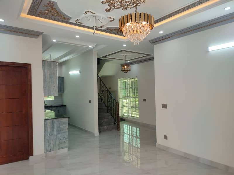 A Palatial Residence For sale In Wapda Town Phase 1 - Block J3 Lahore 13