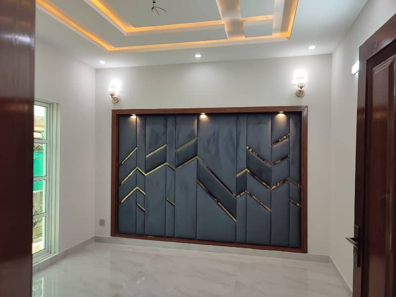 A Palatial Residence For sale In Wapda Town Phase 1 - Block J3 Lahore 22