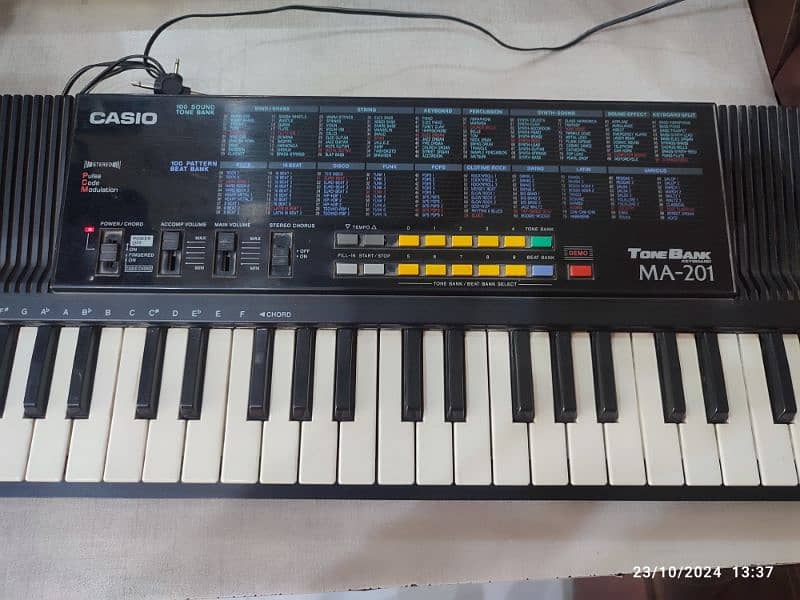 Casio tonebank keyboard MA-201 2