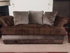 2 seater sofa in a good condition