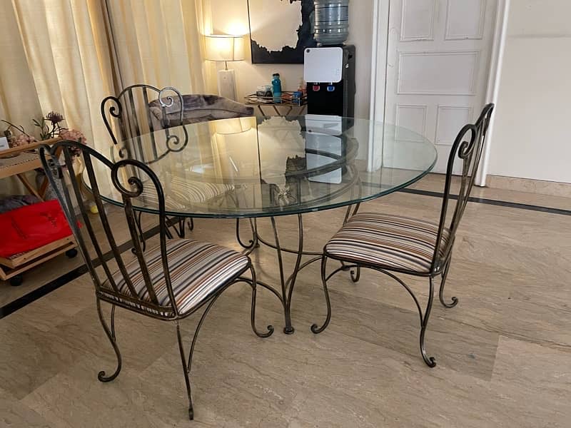 Round dining table with chairs 2