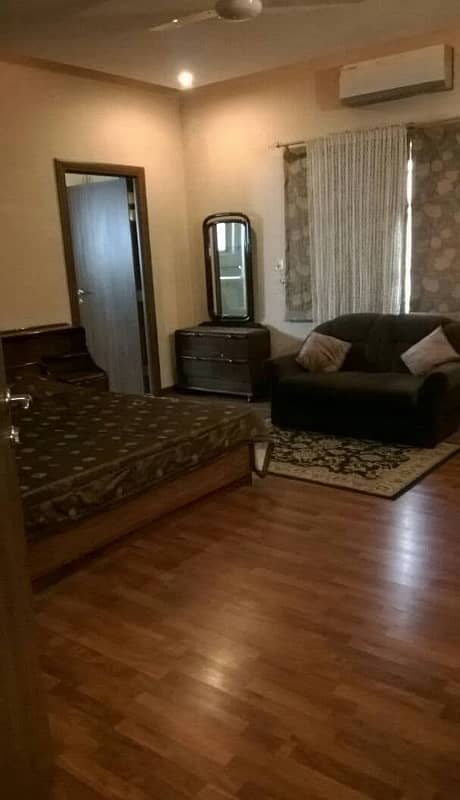 01 KANAL FULLY FURNISHED UPPER PORTION WITH SEPARATE GATE AVAILABLE FOR RENT 4