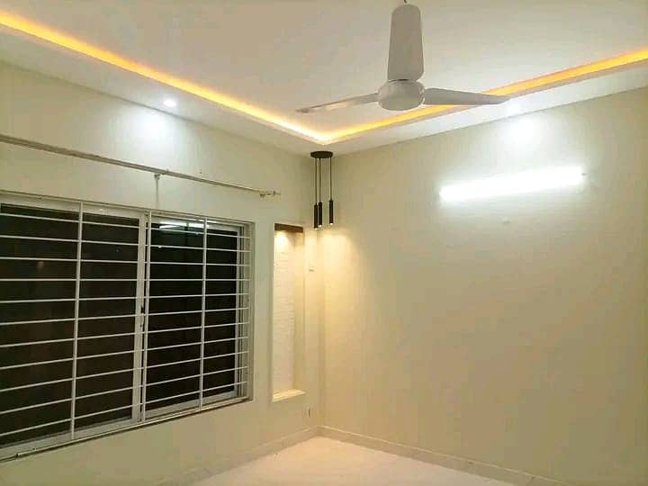 10 Marla Elegant Upper Portion For Rent 4